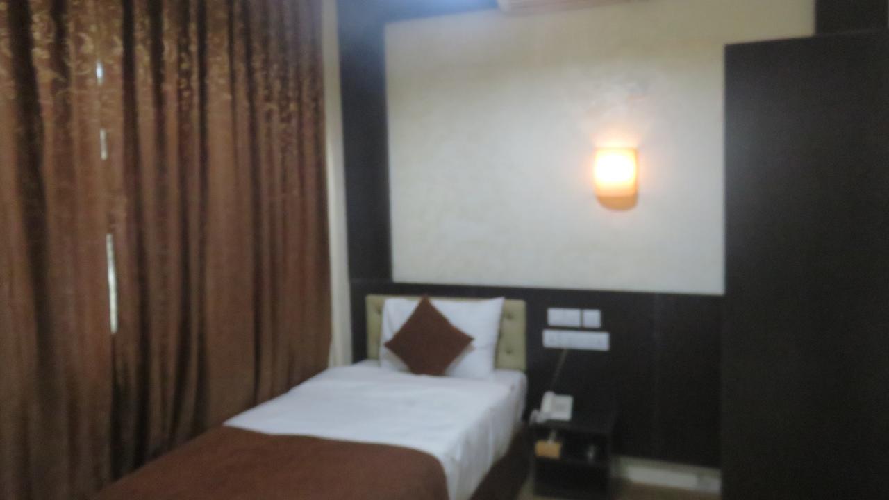 Teeba Palace Hotel Suites 암만 외부 사진